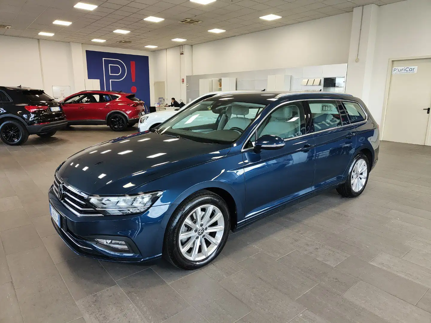 Volkswagen Passat Variant 2.0 TDI 150cv EVO DSG Pelle Navi Fari LED Bleu - 1