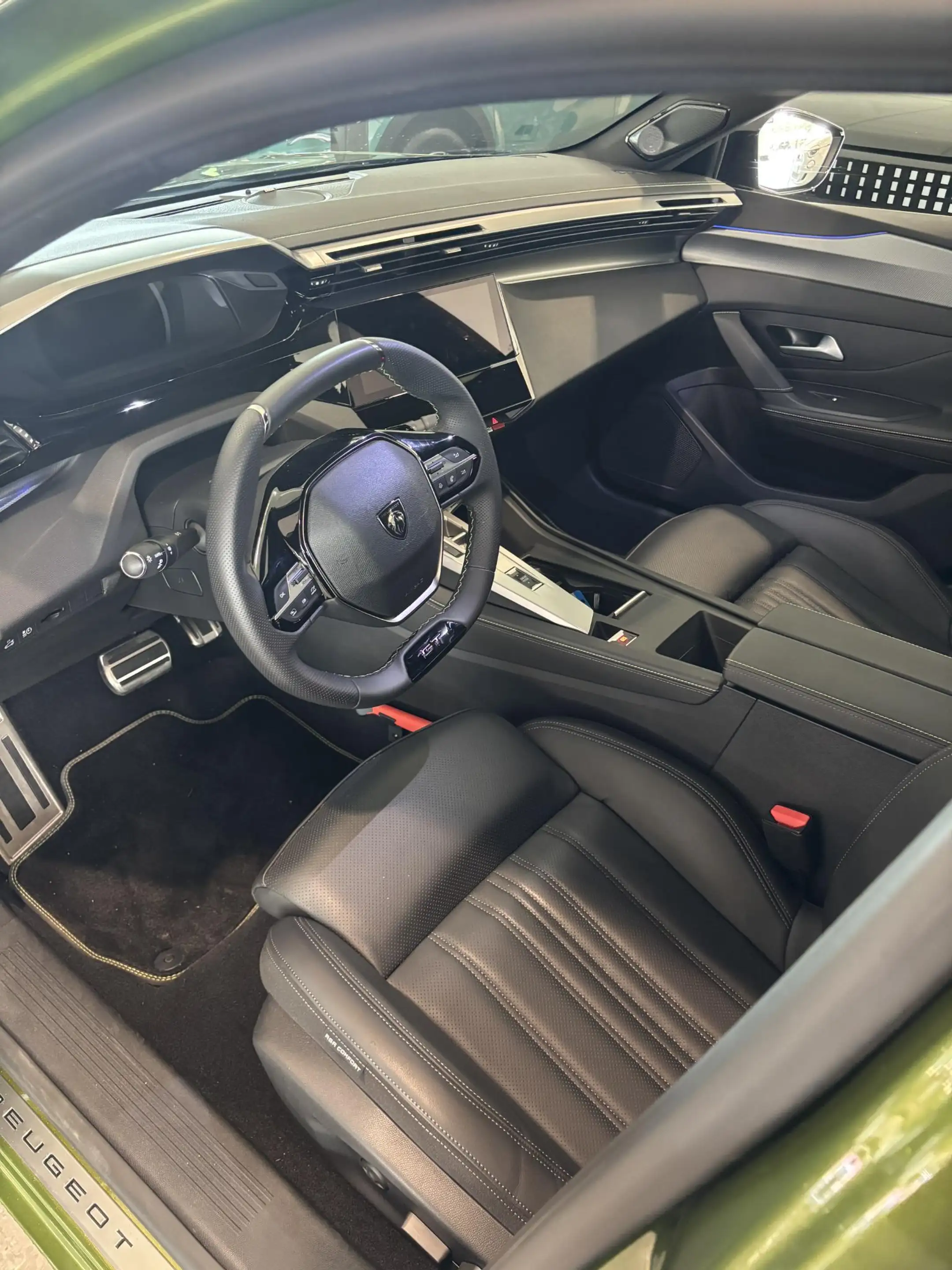 Peugeot 408 e-408 GT Exclusive 58 kWh | Full options | Leder | — photo 8