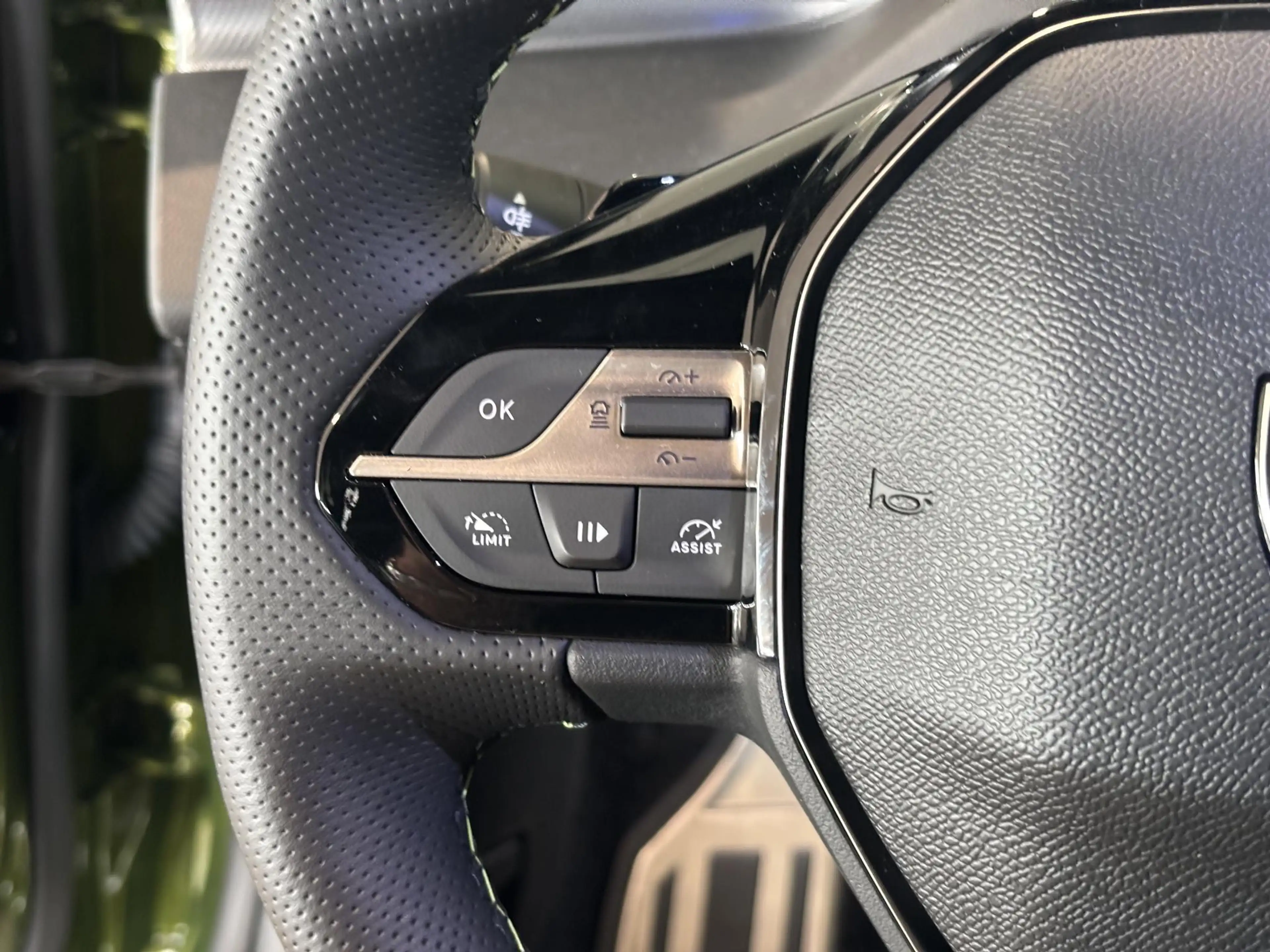 Peugeot 408 e-408 GT Exclusive 58 kWh | Full options | Leder | — photo 12