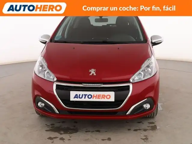 Peugeot 208 view 9
