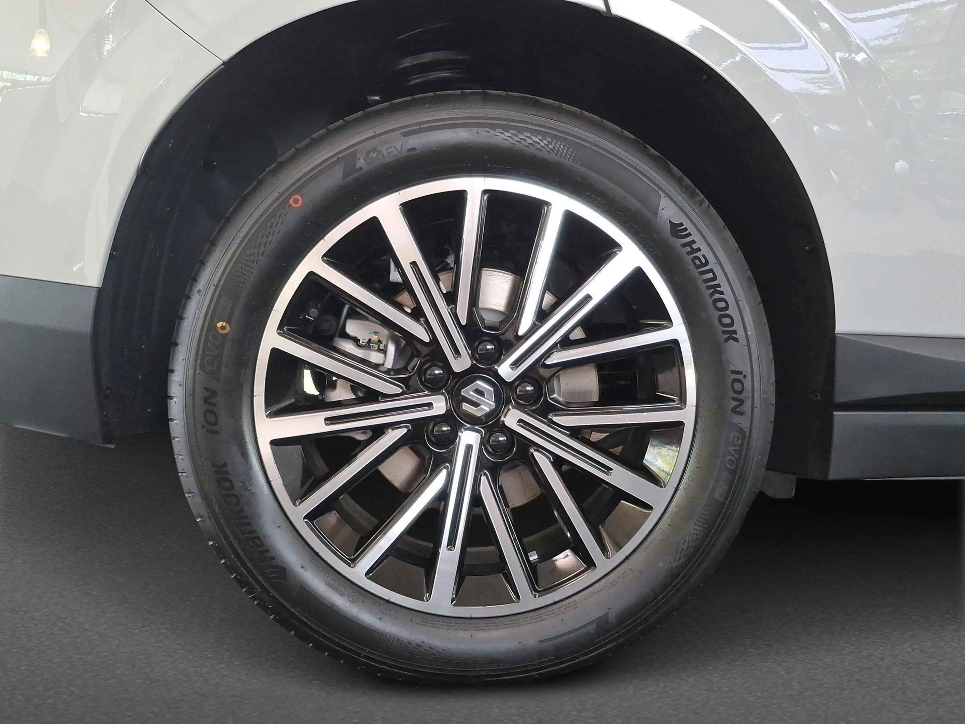 Leapmotor B10 — photo 12