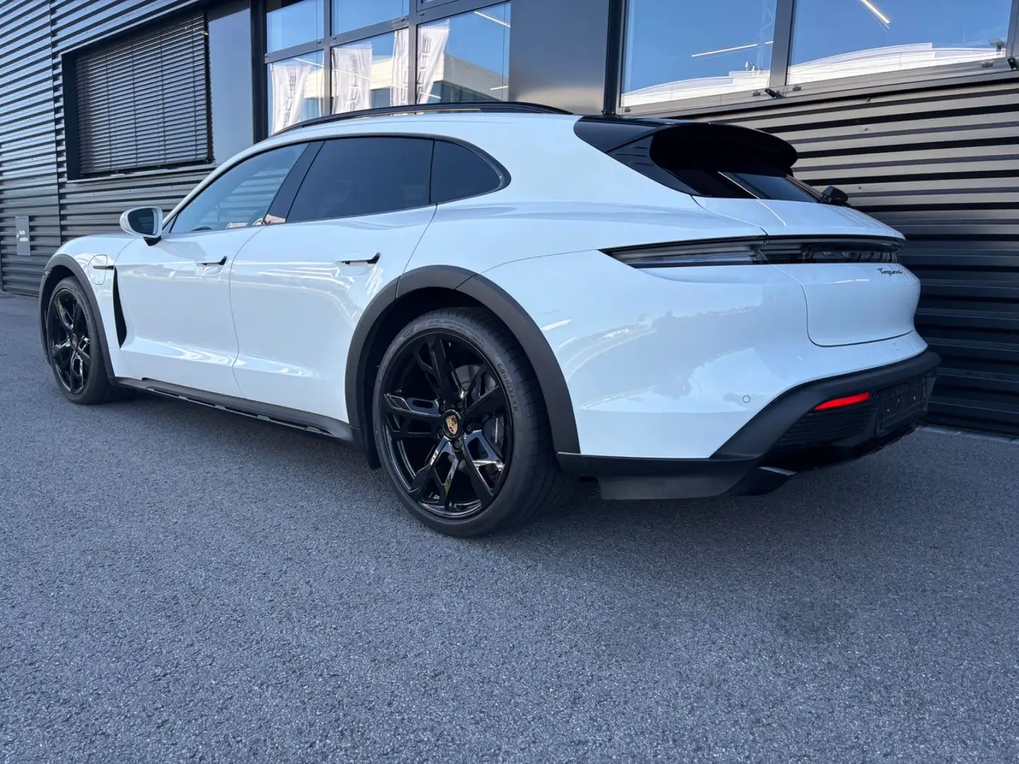 Porsche Taycan Cross Turismo 4-PANO-INNO-BOSE-21-3800KM Blanc - 2