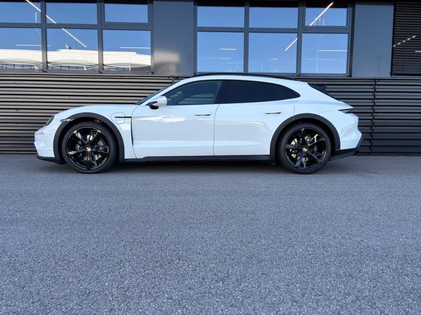Porsche Taycan Cross Turismo 4-PANO-INNO-BOSE-21-3800KM Blanc - 1