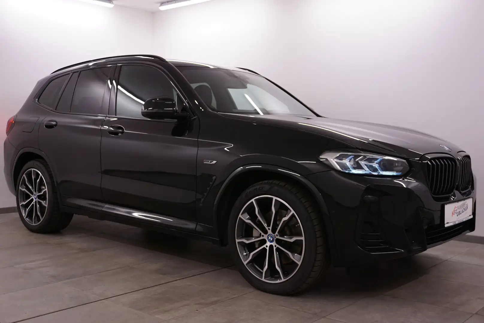 BMW X3 xDrive 30 e M Sport Schwarz - 1