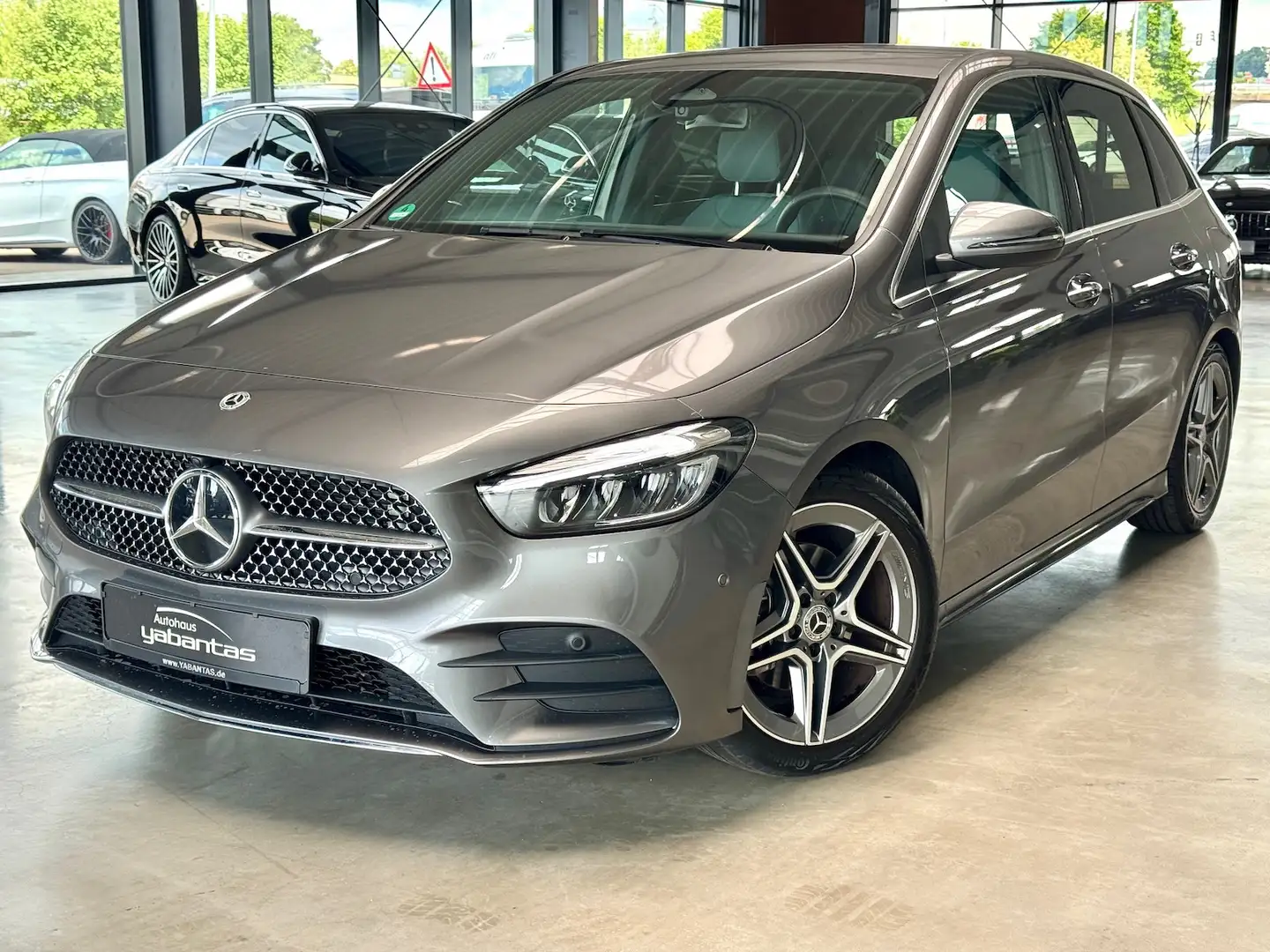 Mercedes-Benz B 200 AMG Kamera Memory AHK KEYLESS-GO MBUX Grau - 1