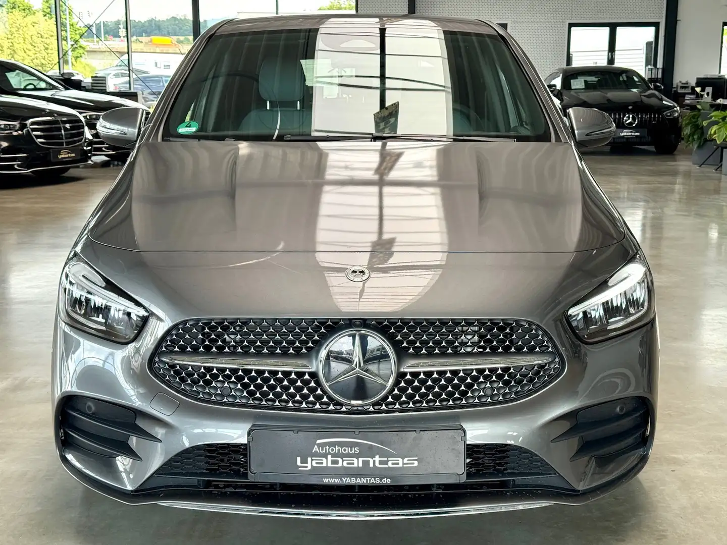 Mercedes-Benz B 200 AMG Kamera Memory AHK KEYLESS-GO MBUX Grau - 2