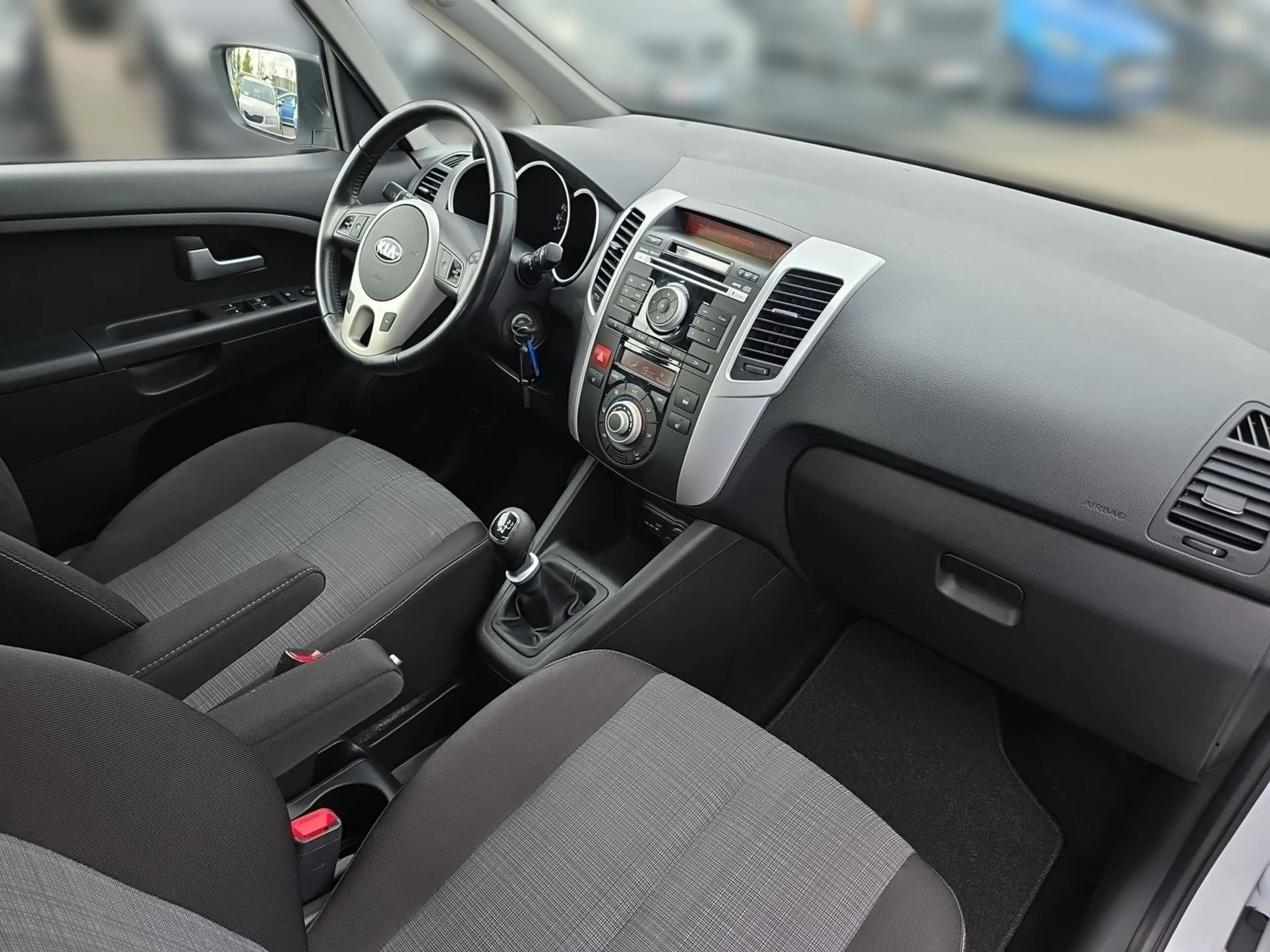 Kia Venga 1.4 Attract Sitzheizung PDC — photo 14