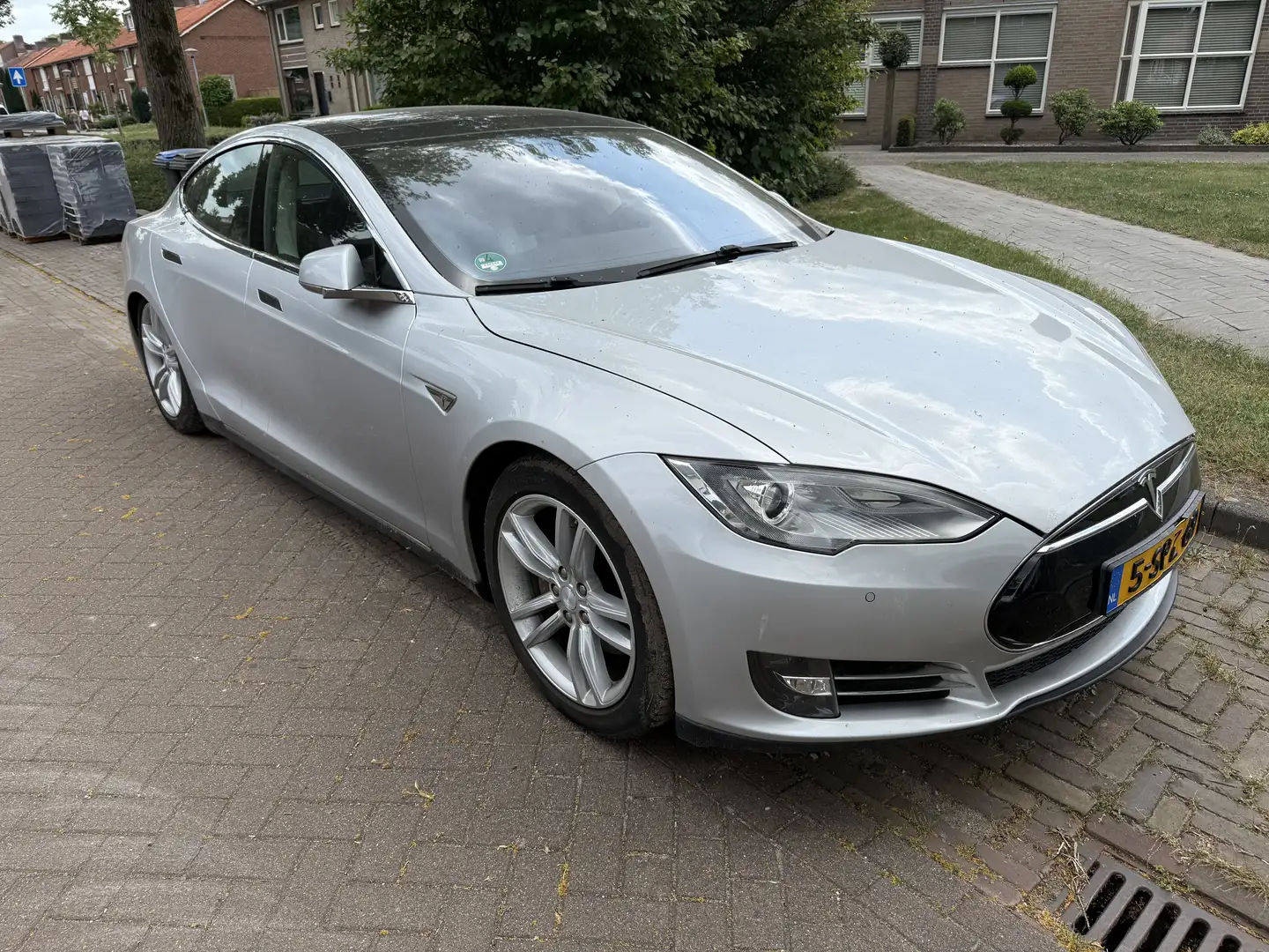 Tesla Model S 85P gratis laden en nieuwe accu vering defect Сірий - 2