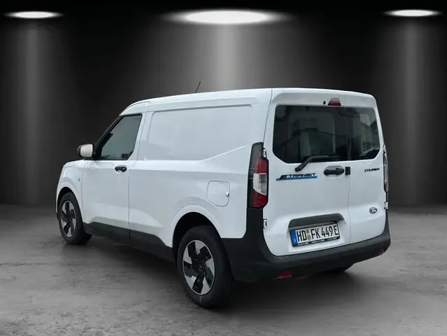 Ford Transit view 3