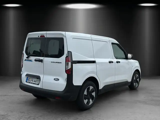 Ford Transit view 5