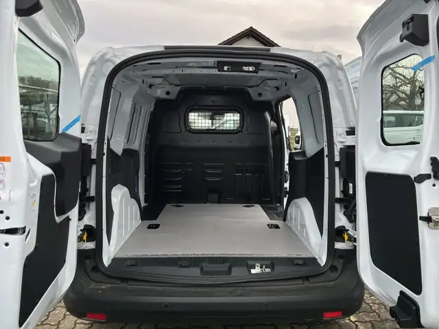 Ford Transit view 15