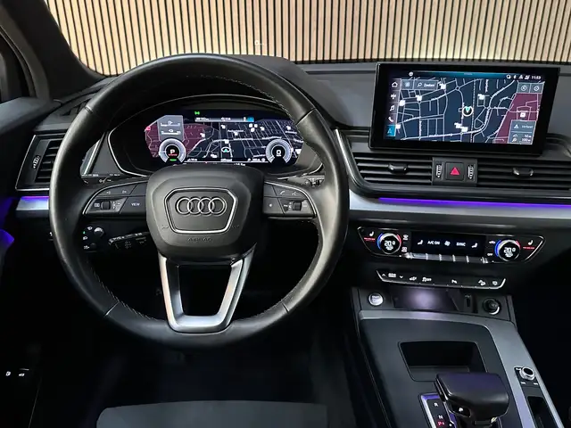 Audi Q5 view 11