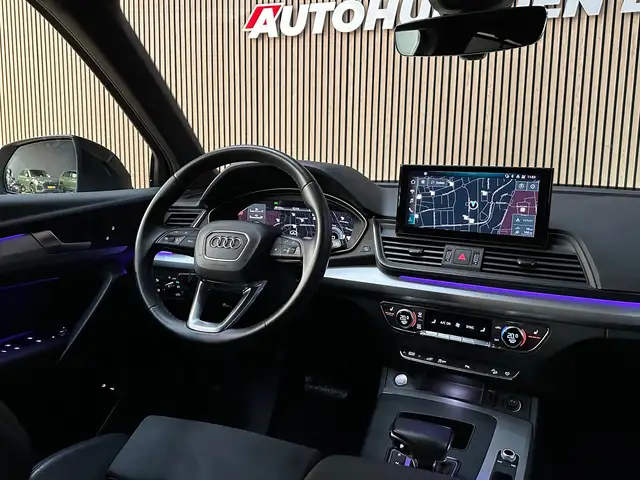 Audi Q5 view 10
