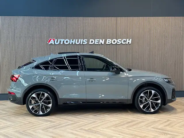 Audi Q5 view 4
