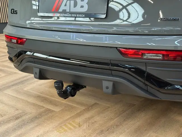 Audi Q5 view 24