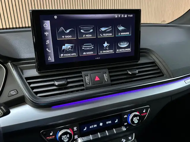Audi Q5 view 18