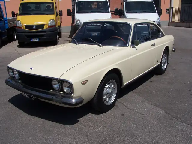 Lancia Coupe 2000