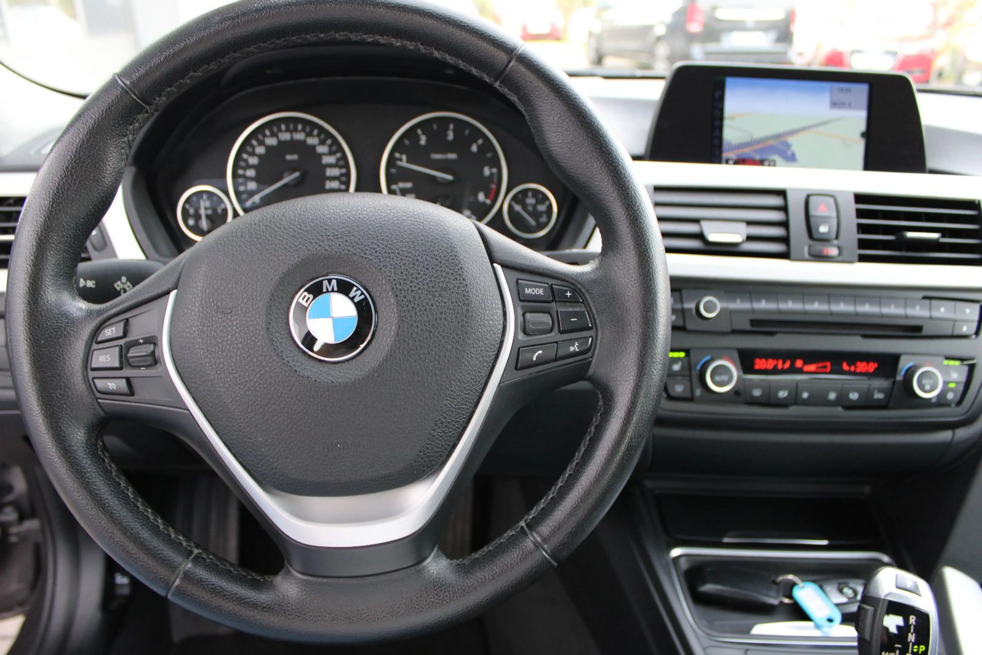 BMW 318 d Modern Line!AUTOMATIK!Navi,Schiebed,Sitzh,, — photo 14