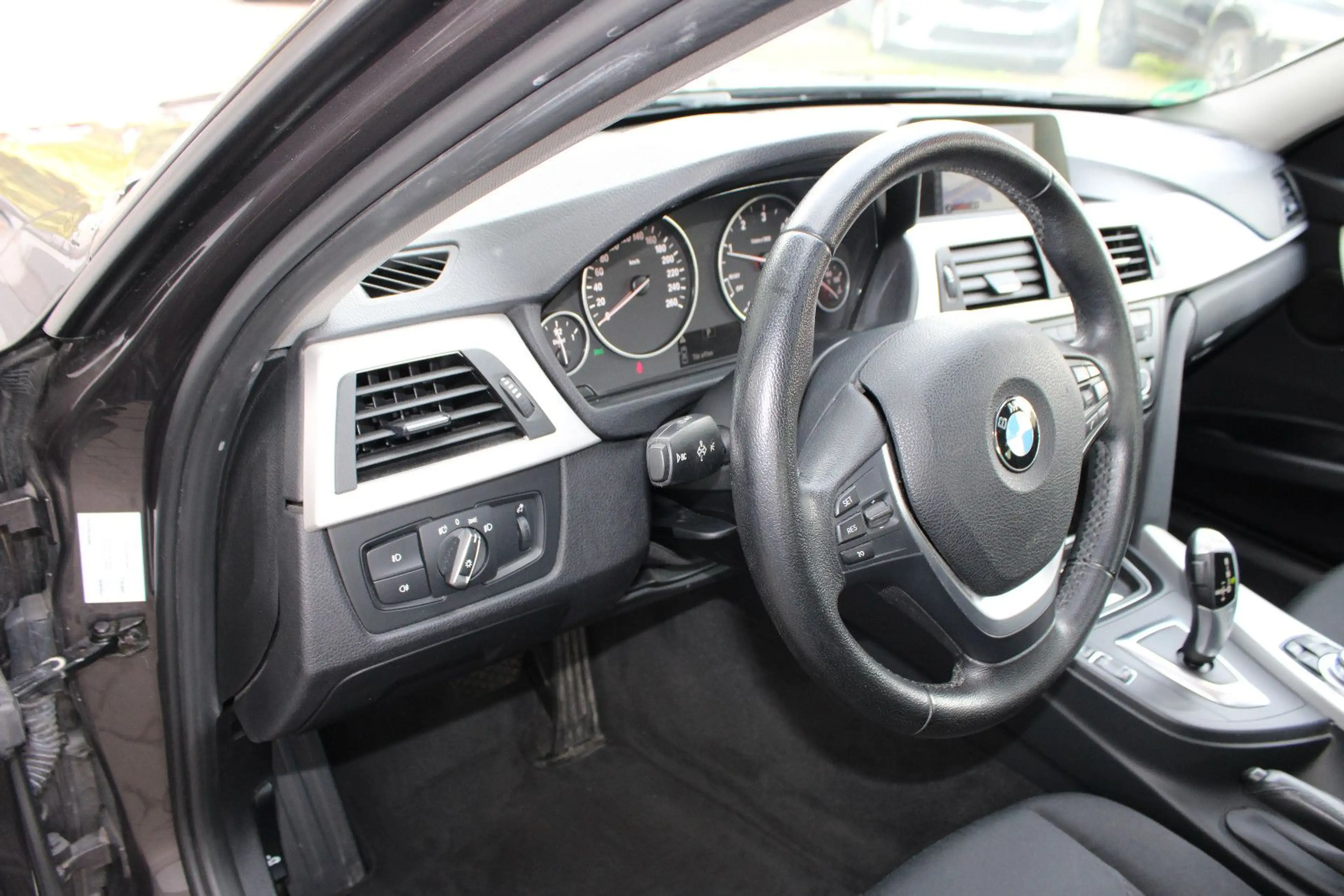 BMW 318 d Modern Line!AUTOMATIK!Navi,Schiebed,Sitzh,, — photo 10