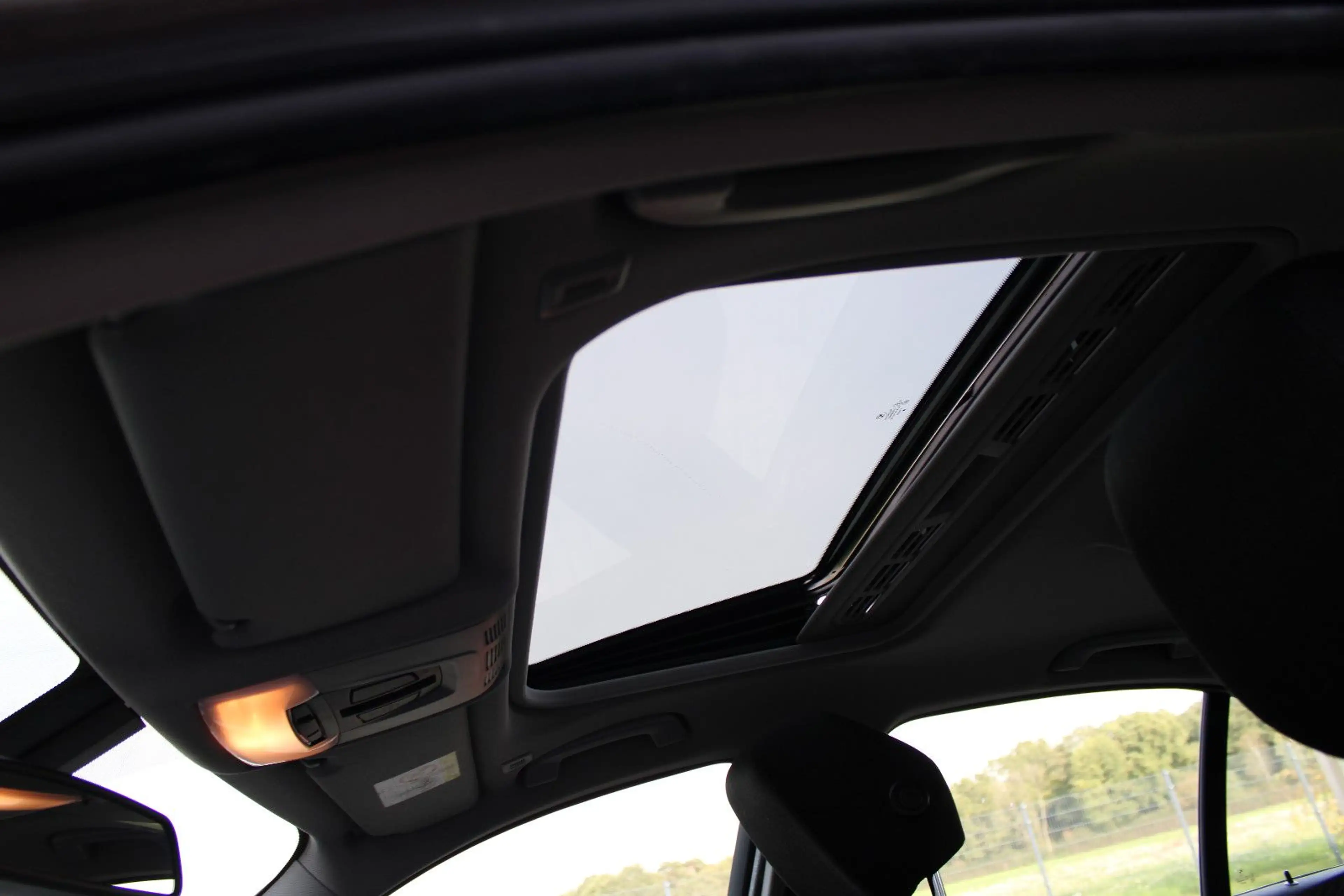 BMW 318 d Modern Line!AUTOMATIK!Navi,Schiebed,Sitzh,, — photo 9