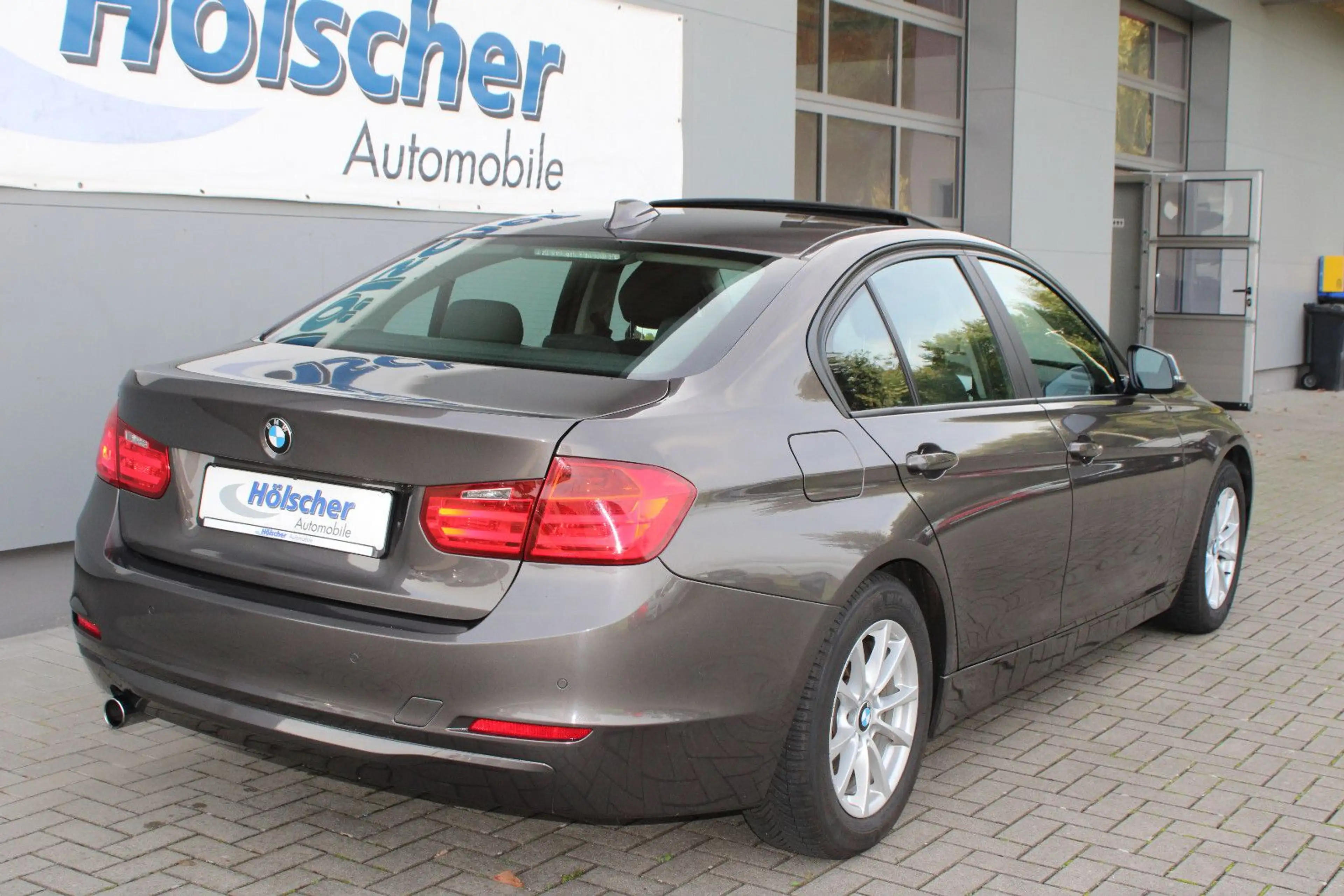 BMW 318 d Modern Line!AUTOMATIK!Navi,Schiebed,Sitzh,, — photo 2