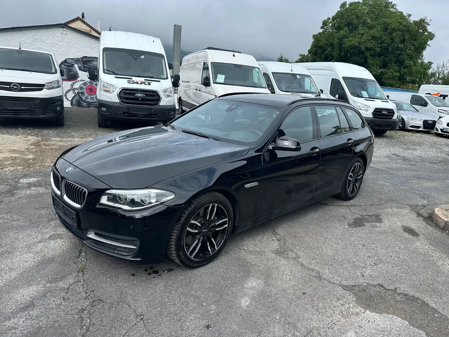 BMW 530 d Touring,Leder+Navi+AHK+Headup+Alu+LED Czarny - 2