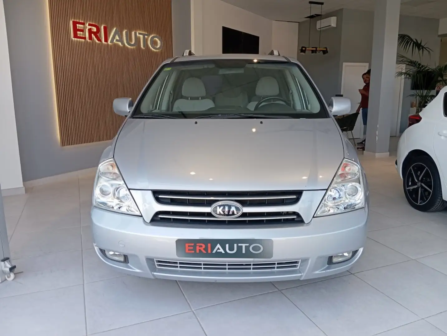 Kia Carnival 2.9CRDI EXII-Emotion Gris - 1