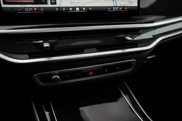 BMW X5 view 8