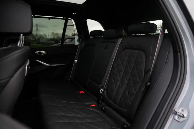 BMW X5 view 17