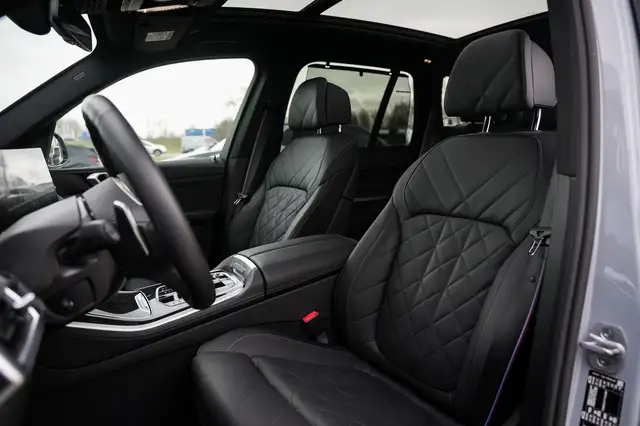 BMW X5 view 18