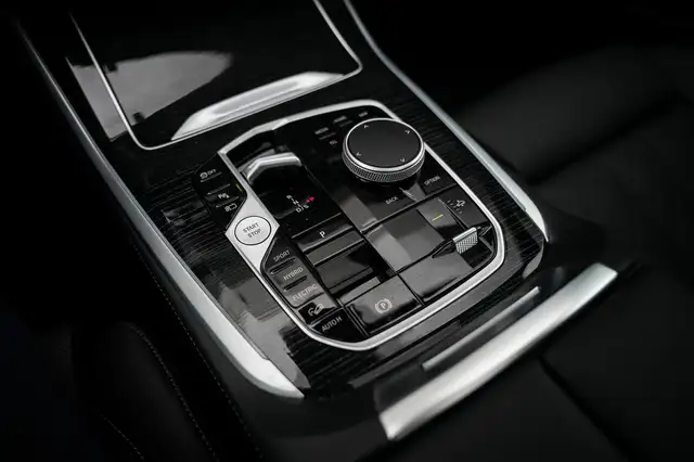 BMW X5 view 9