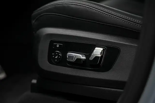 BMW X5 view 4