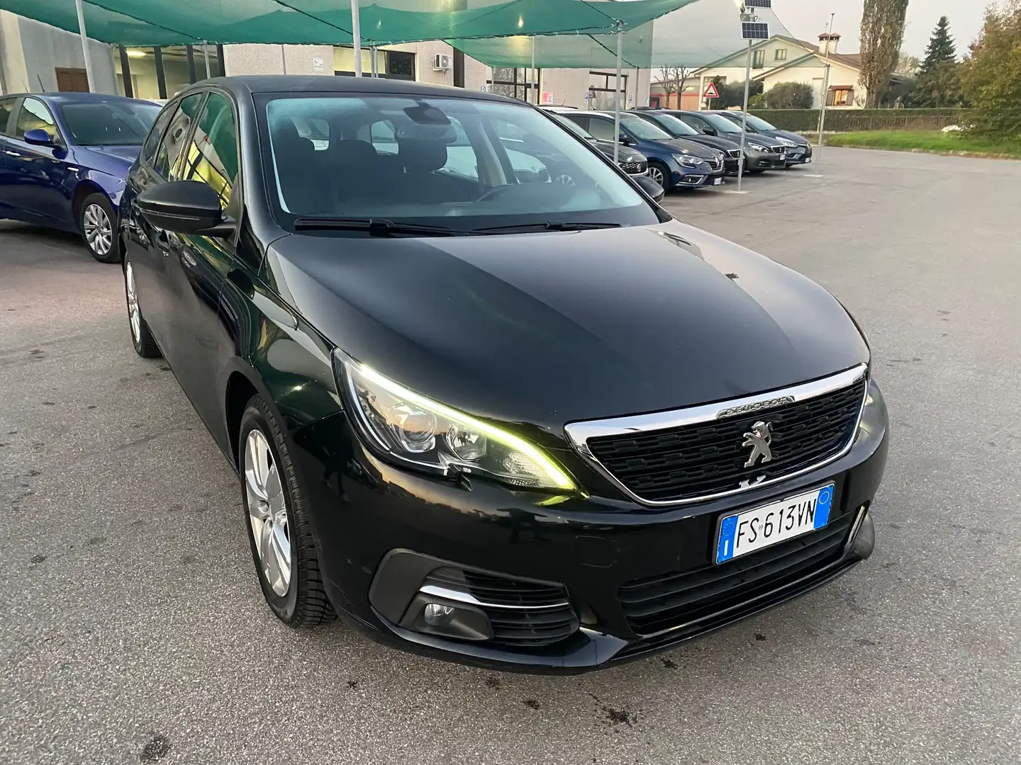 Peugeot 308 BlueHDi 130 S&S EAT8 SW Business Nero - 1