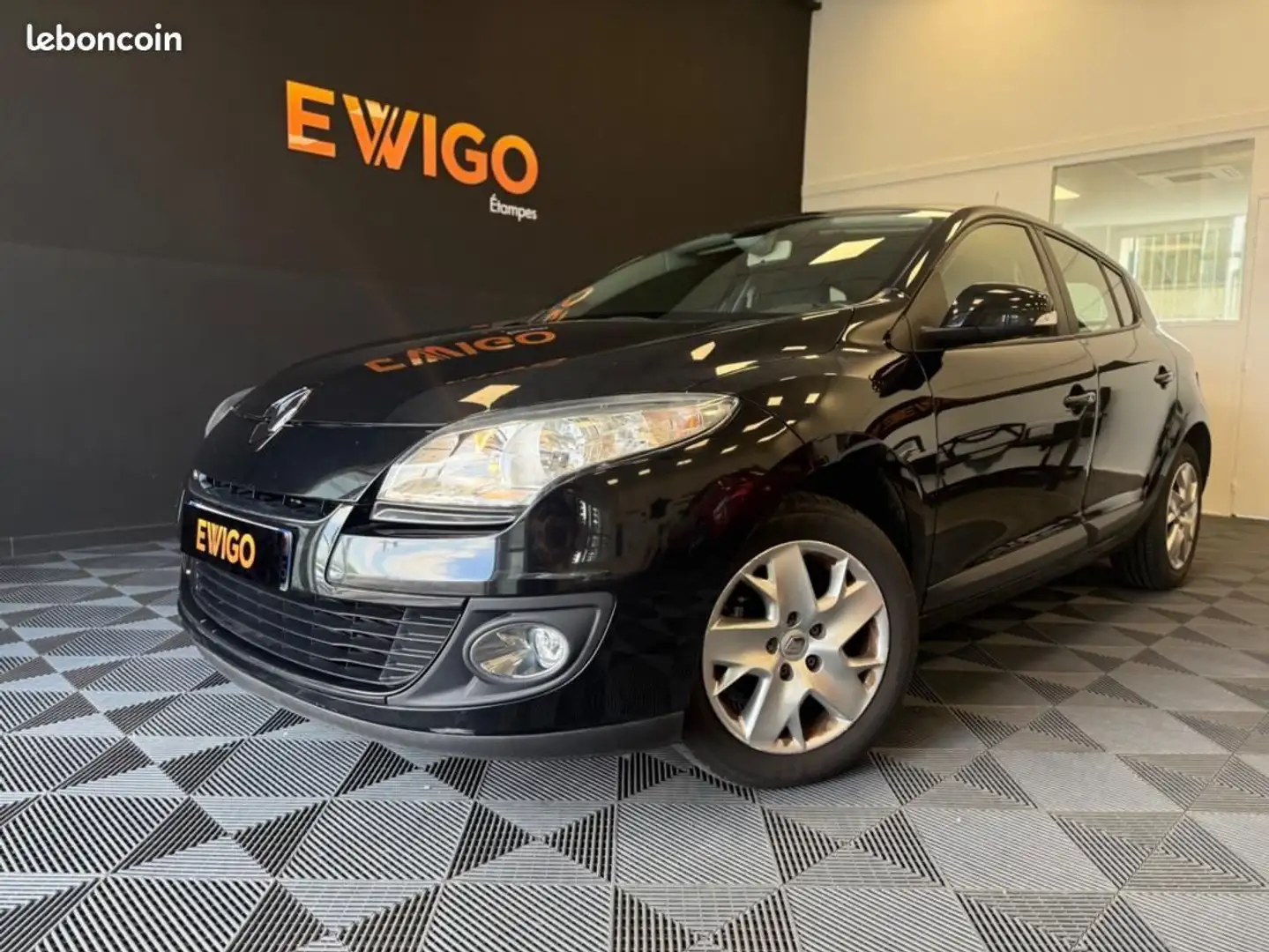 Renault Megane Mégane 1.5L DCI 90ch BUSINESS RADARS AR BLUETOOTH  Zwart - 1