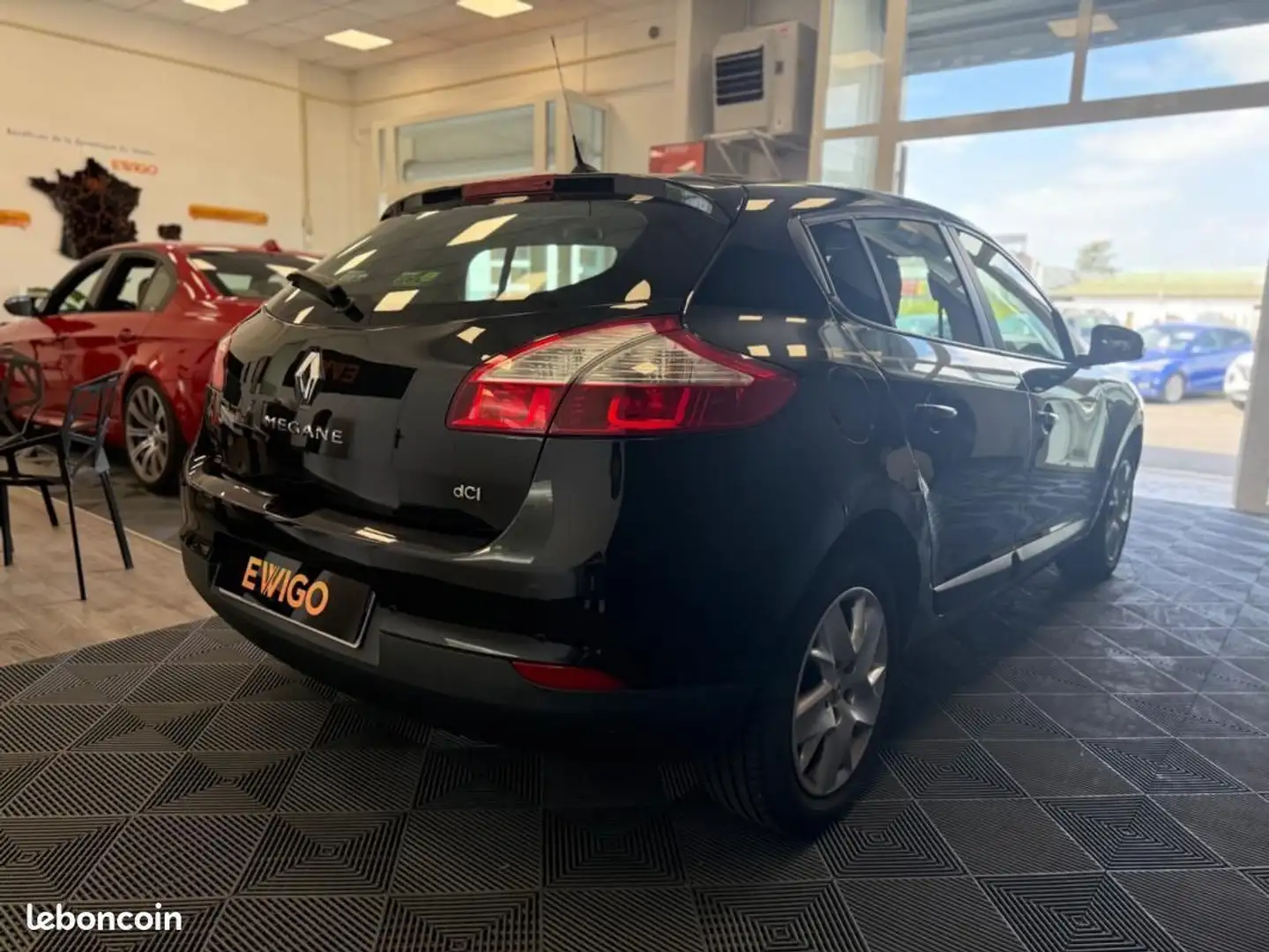 Renault Megane Mégane 1.5L DCI 90ch BUSINESS RADARS AR BLUETOOTH  Zwart - 2