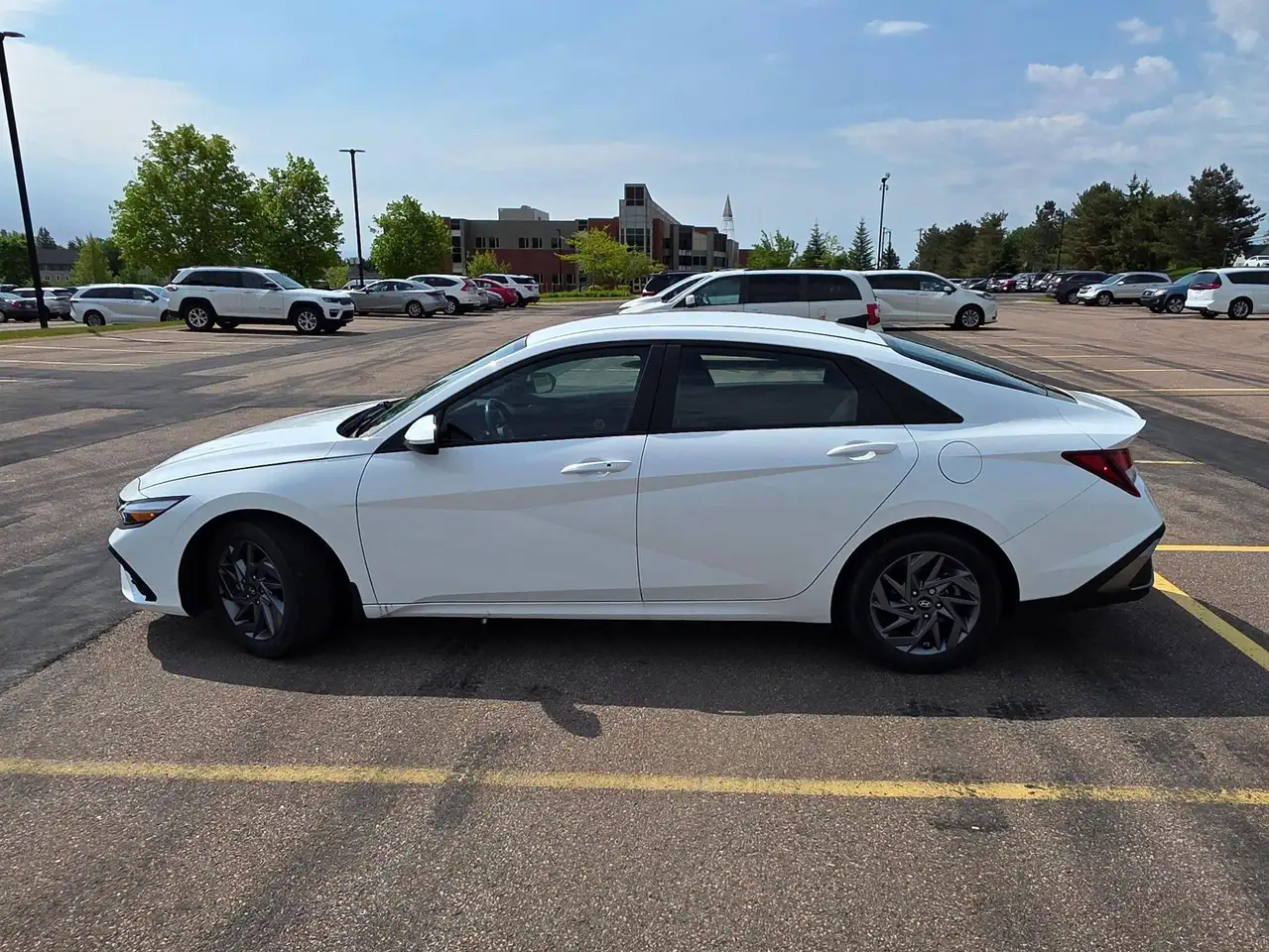 2024 Hyundai ELANTRA