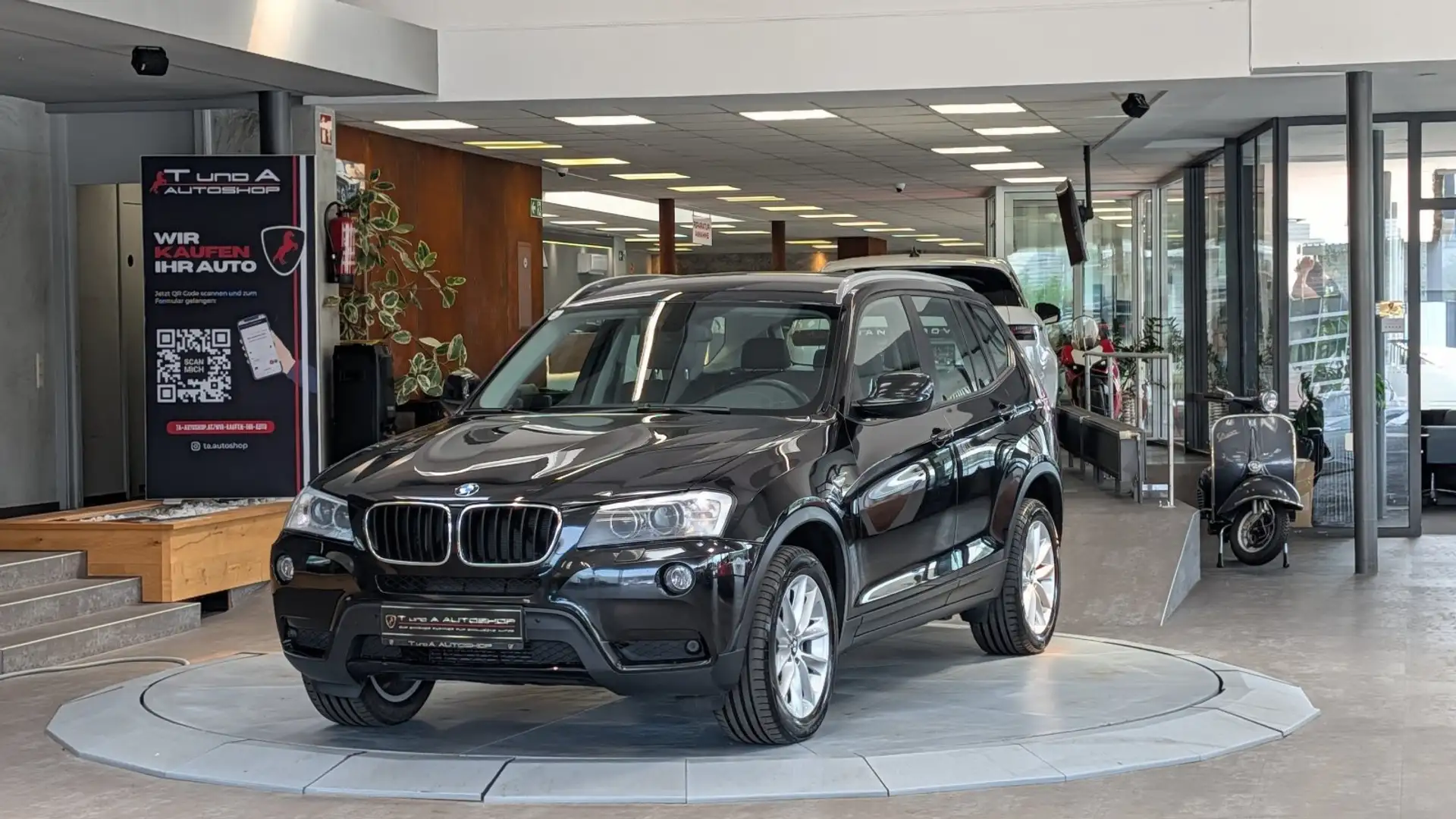 BMW X3 F25 20d xDrive Aut. *AHK*Navi*Dachreling*Sitzheizu Schwarz - 1