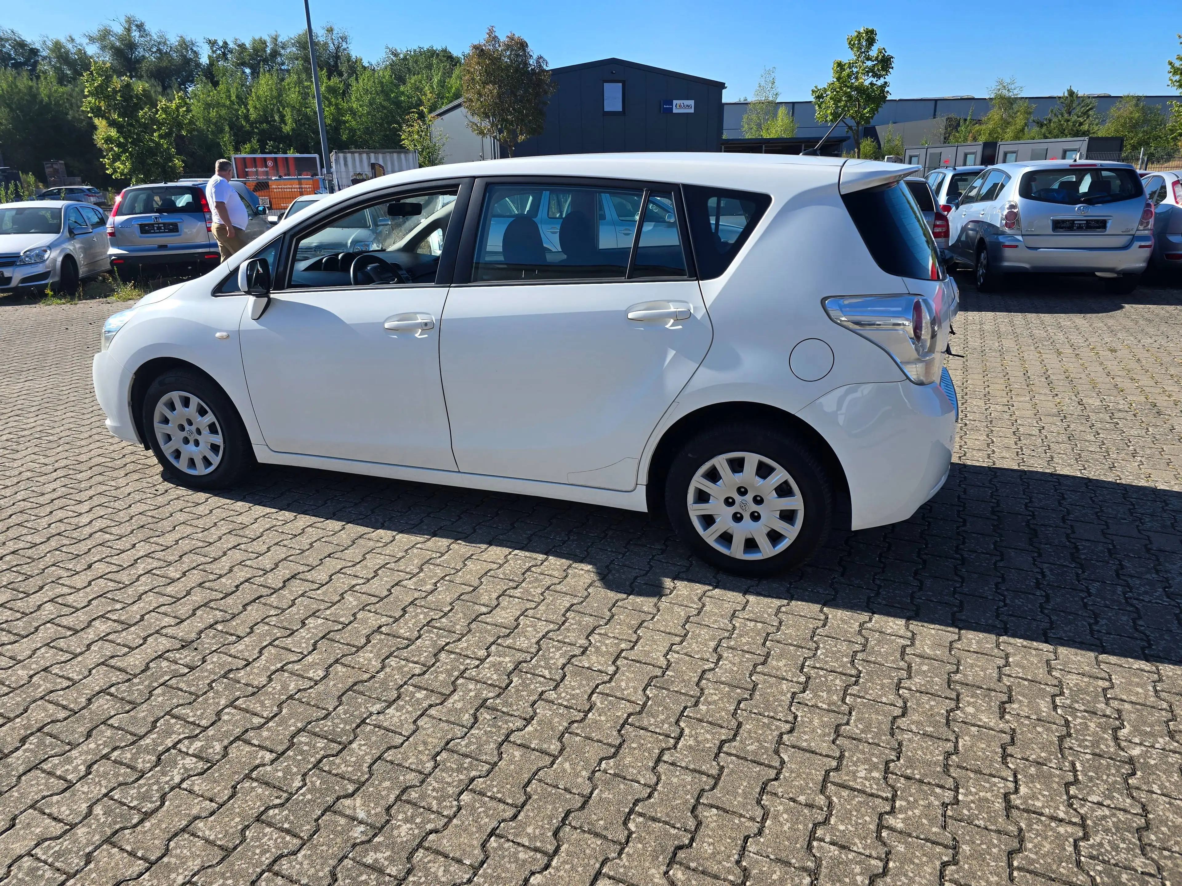 Toyota Verso Life — photo 15