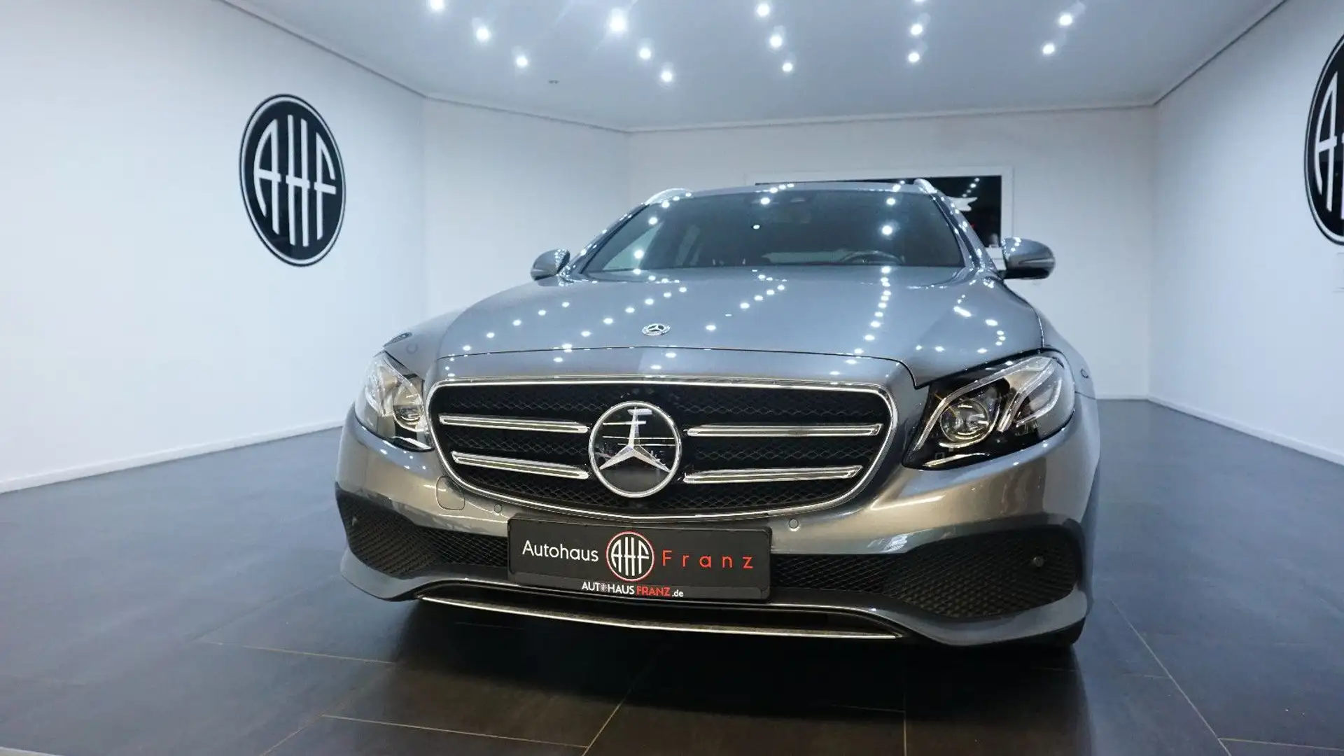 Mercedes-Benz E 350 d*TOTW*KAM*Carplay*AHK*SHZ*Schiebedach* Grigio - 2
