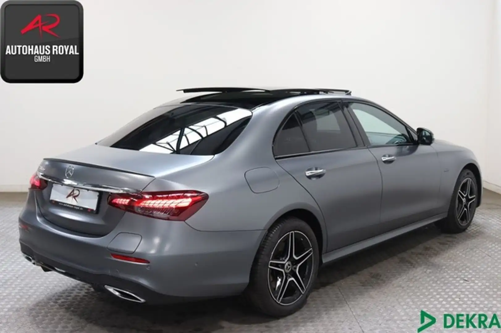 Mercedes-Benz E 300 de AMG NIGHT DESIGNO MAGNO WIDE,SOFTCLOSE Gris - 2