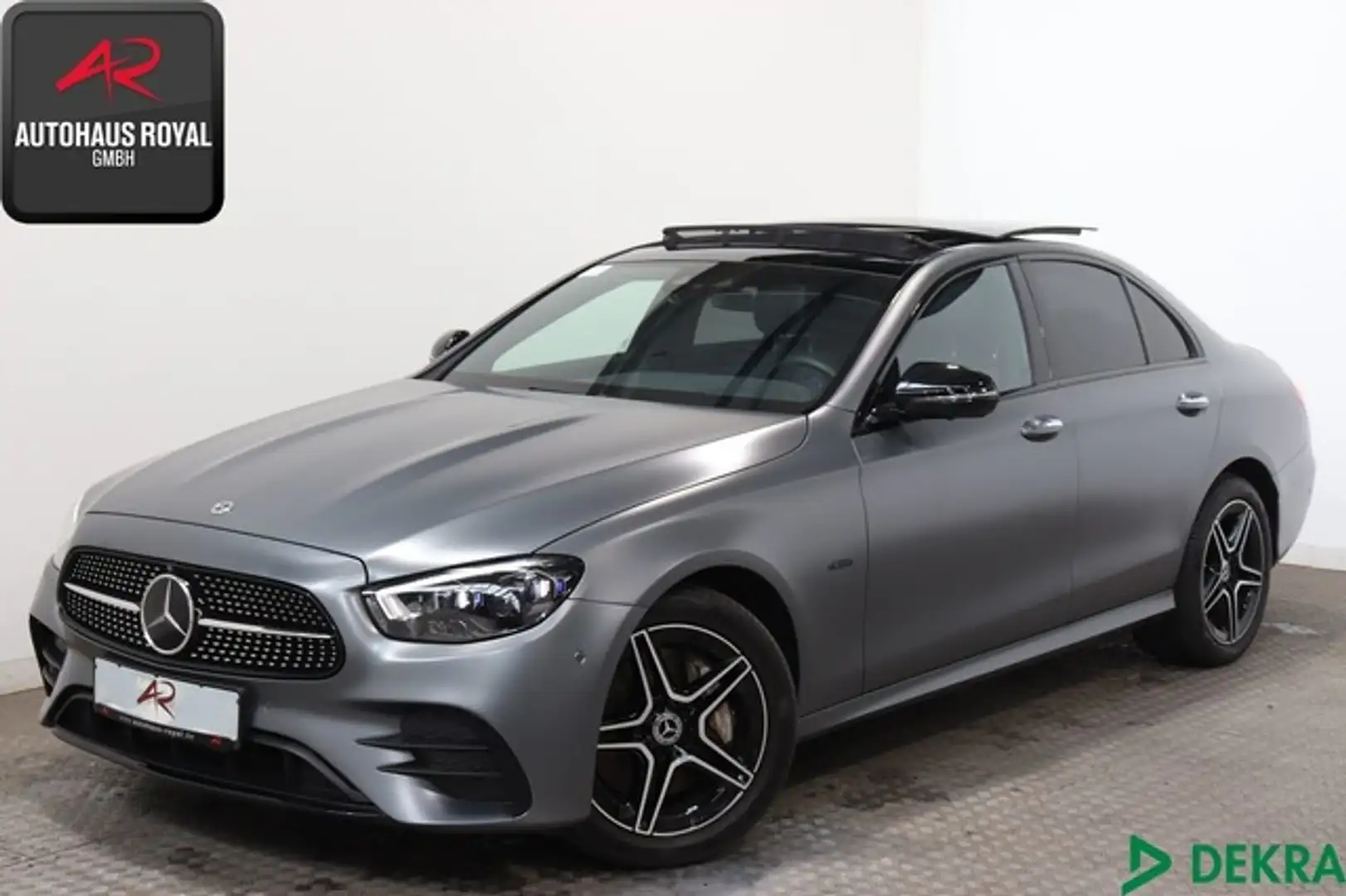 Mercedes-Benz E 300 de AMG NIGHT DESIGNO MAGNO WIDE,SOFTCLOSE Gris - 1