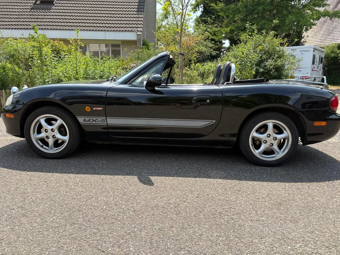 Mazda MX-5 1.6i Exclusive Zwart - 1