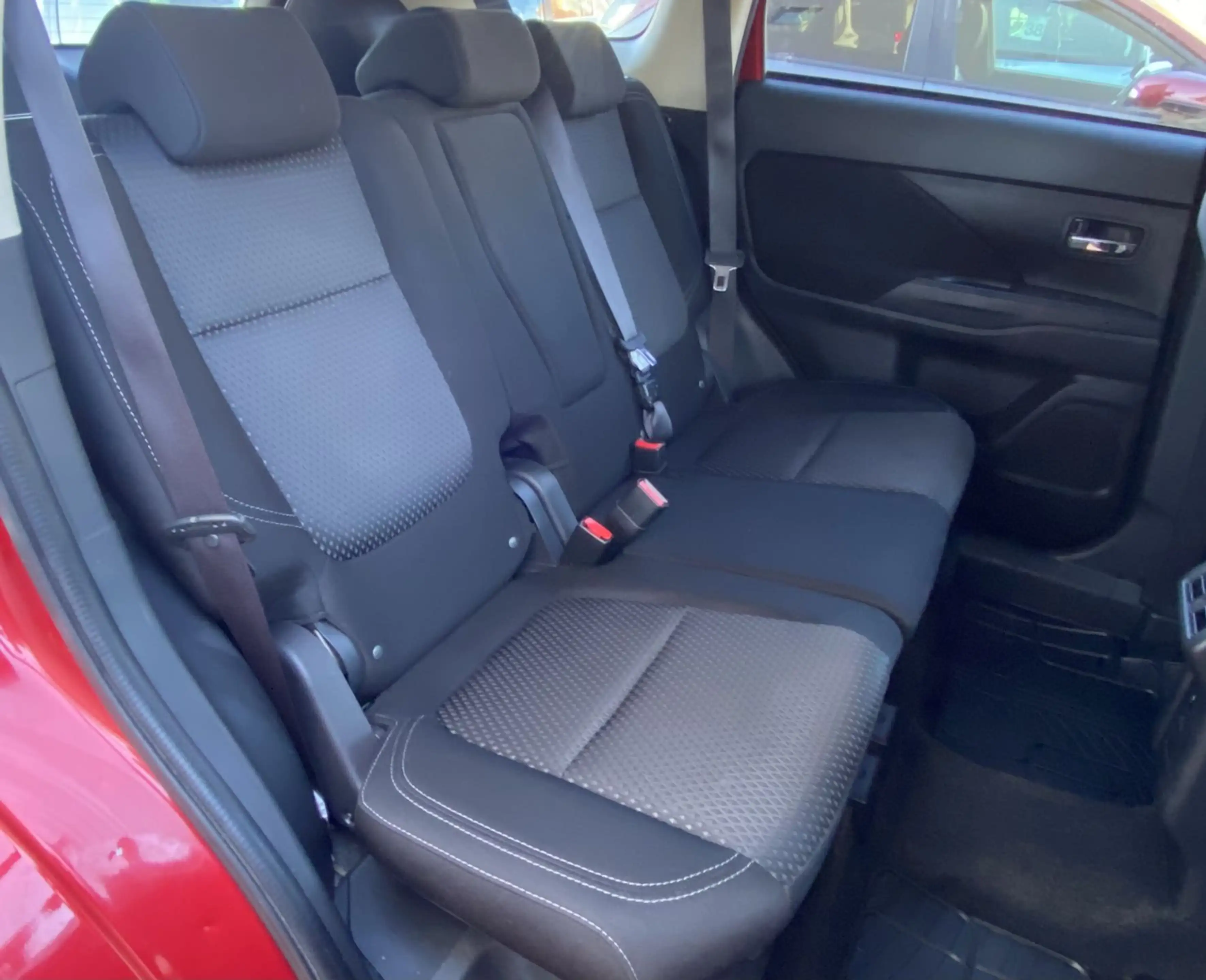 Mitsubishi Outlander Plus Kamera SHZ CarPlay Keyless LED — photo 14