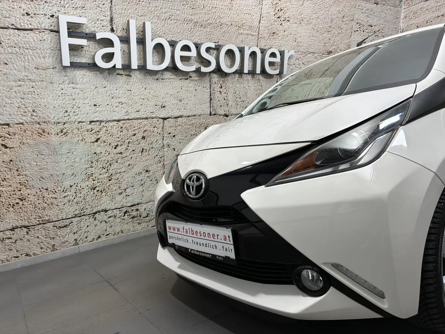 Toyota Aygo X 1,0 VVT-i x-wave + Faltdach Weiß - 2