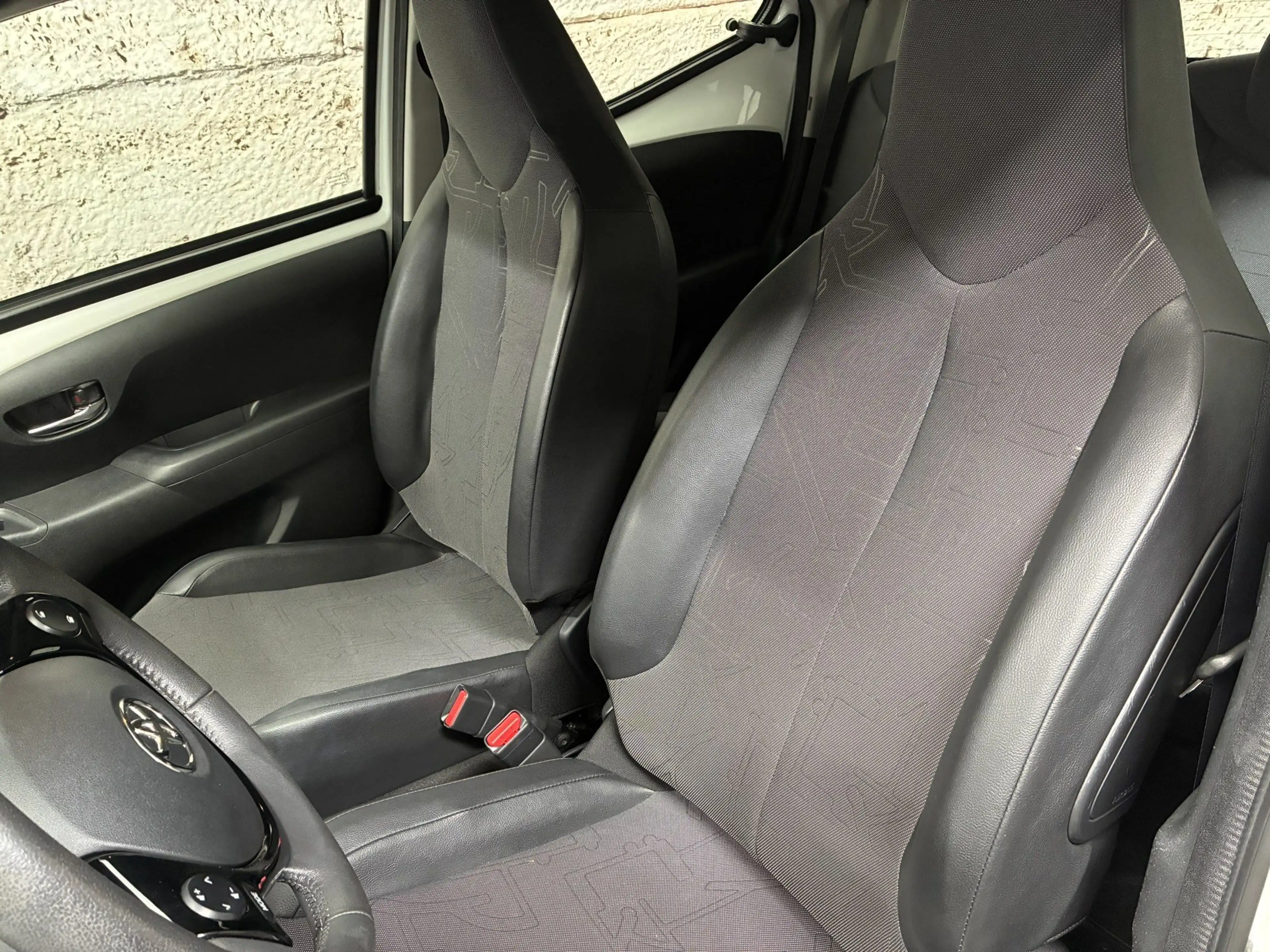 Toyota Aygo X 1,0 VVT-i x-wave + Faltdach — photo 8