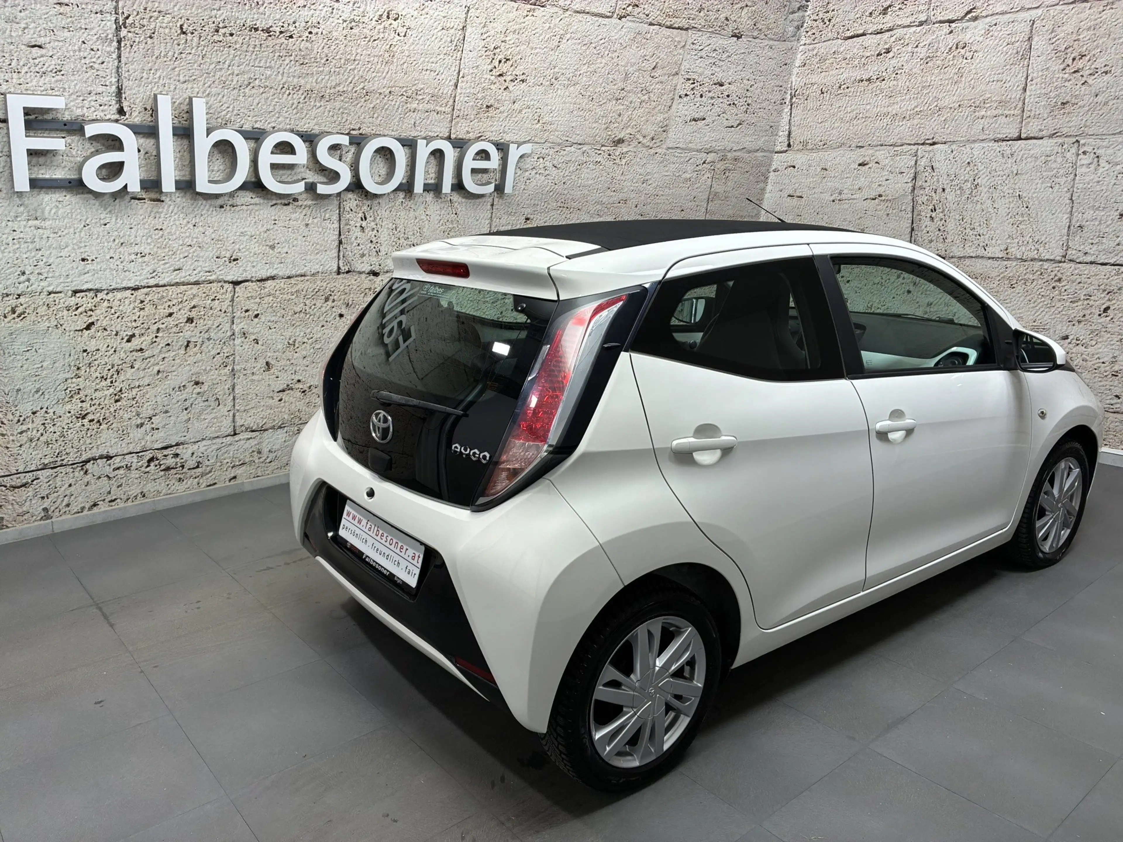 Toyota Aygo X 1,0 VVT-i x-wave + Faltdach — photo 3