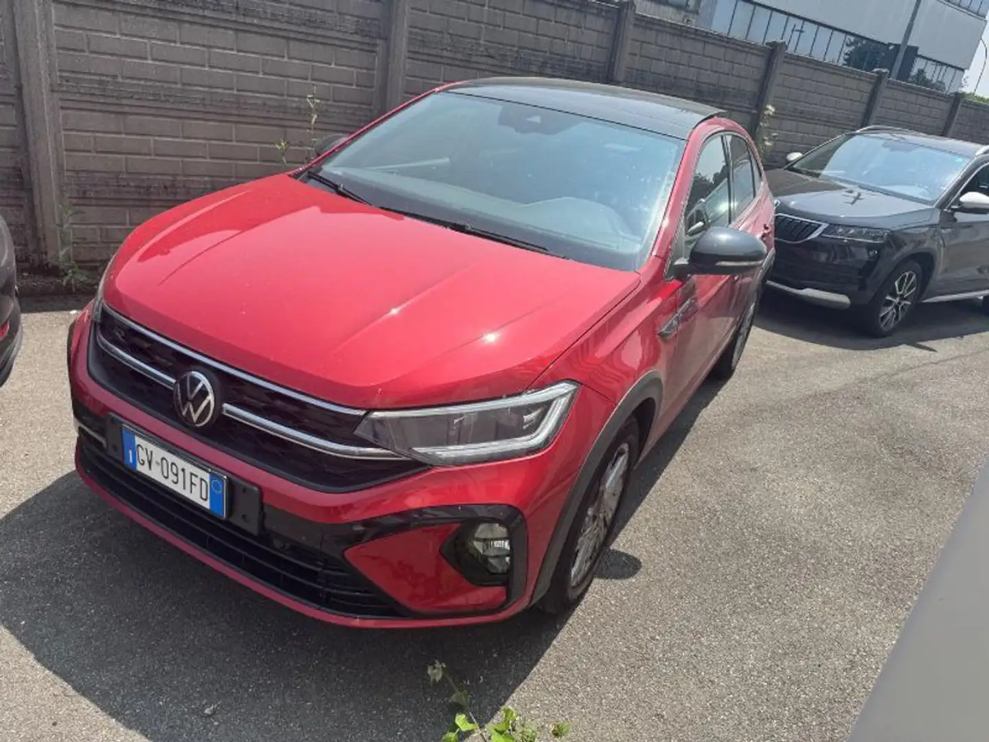 Volkswagen Taigo 1.0 TSI 110 CV R-Line Rosso - 1