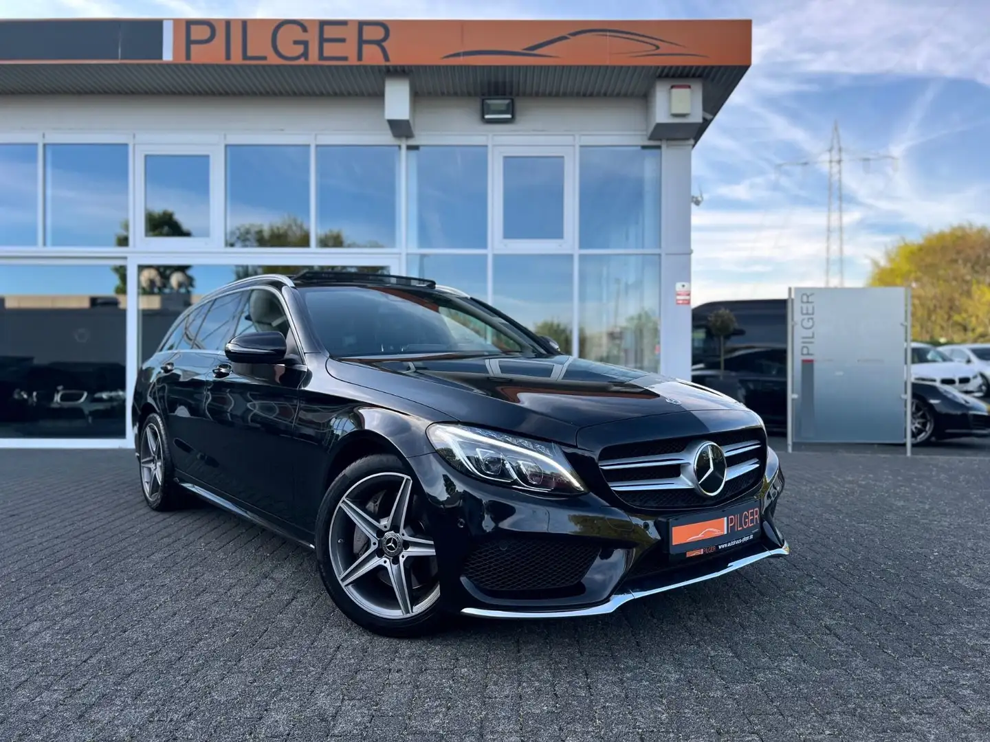 Mercedes-Benz C 250 T AMG Burmester*Pano*HUD*Leder*Shz*Memory Zwart - 1