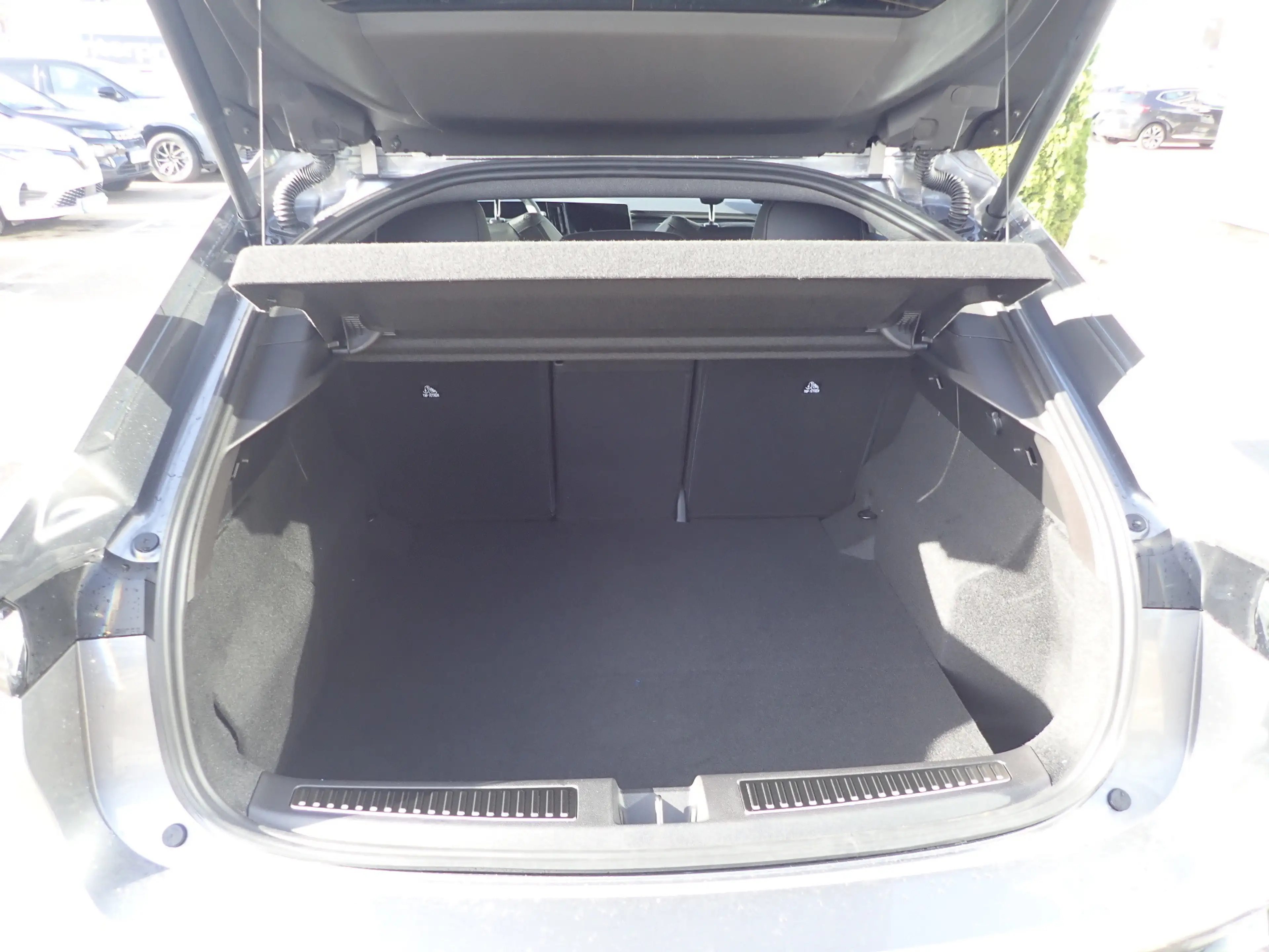 Renault Rafale Techno 200 E-Tech Full Hybrid — photo 6