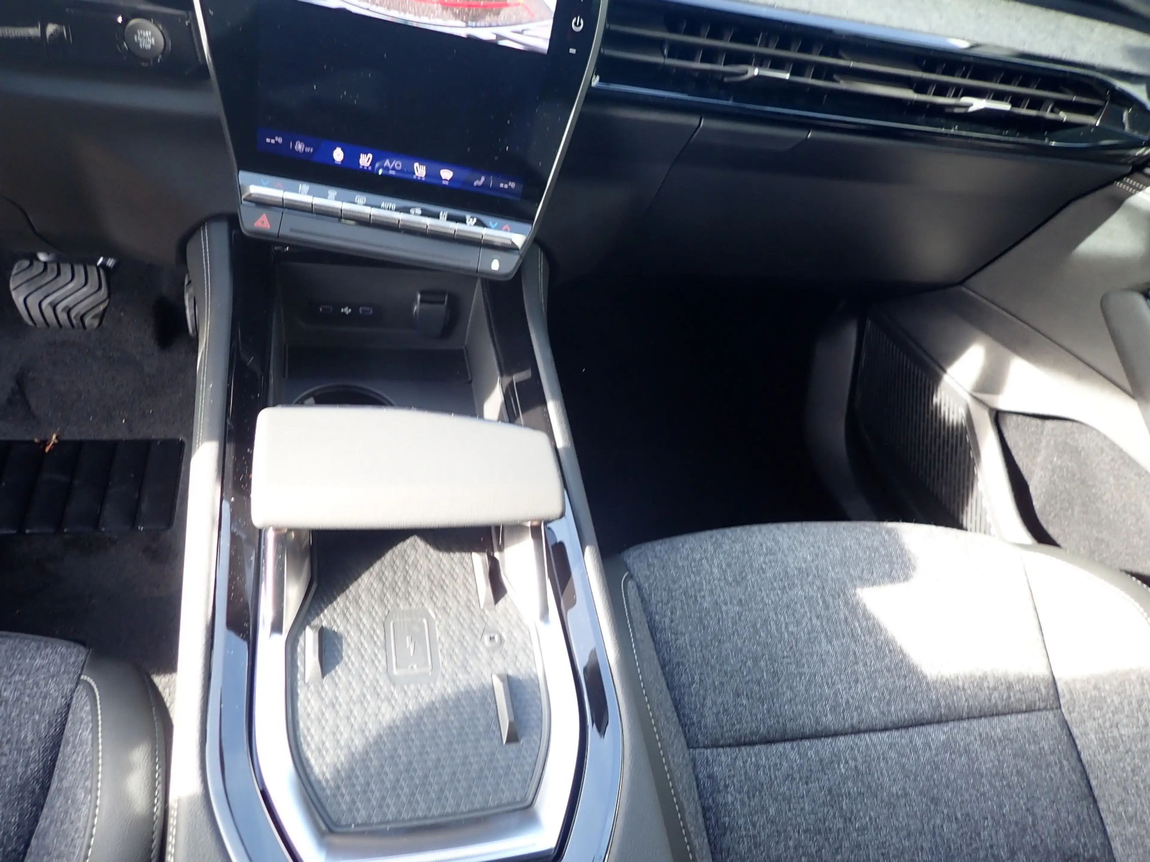 Renault Rafale Techno 200 E-Tech Full Hybrid — photo 12